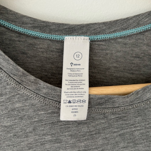 Ivivva T-shirt GUC Grey Girls Size 12 - Picture 3 of 3